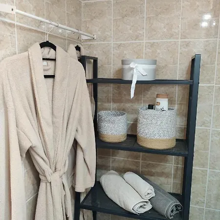 Guest house Plein Sud-piscine-spa-climatisation-parking Prive-calme Et Detente